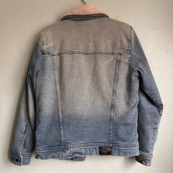 Hollister Epic Flex Oversized Sherpa Lined Denim Trucker Jean Jacket XS/S EUC - Picture 4 of 7